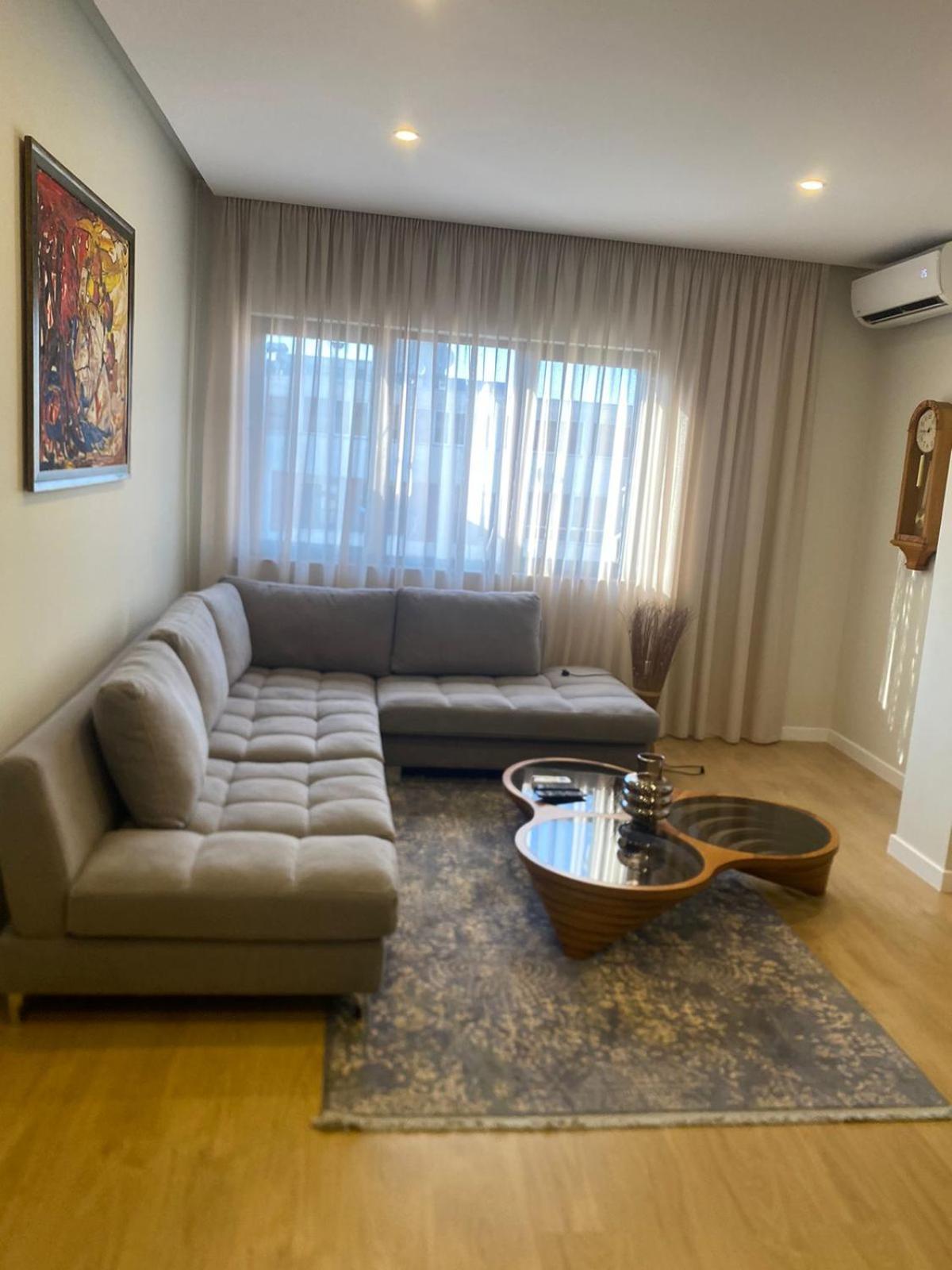 Mina Apartment Tirana Esterno foto